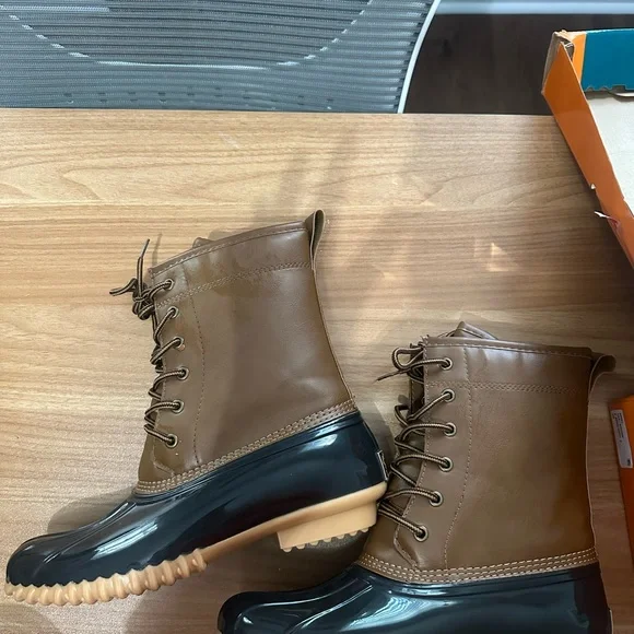 Women’s Duck Boots - Picture 2 of 6